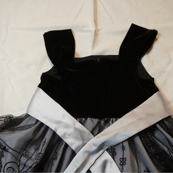 Velvet black dress for kids. - Picture 5 of 6